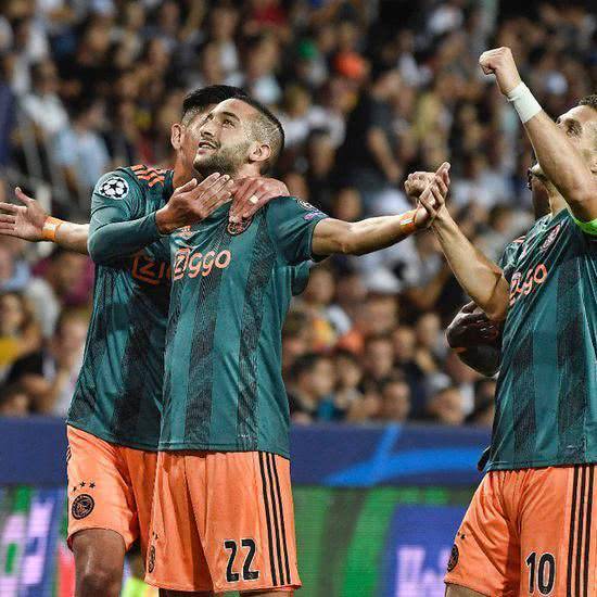 胁与空间牵 胁与空间牵