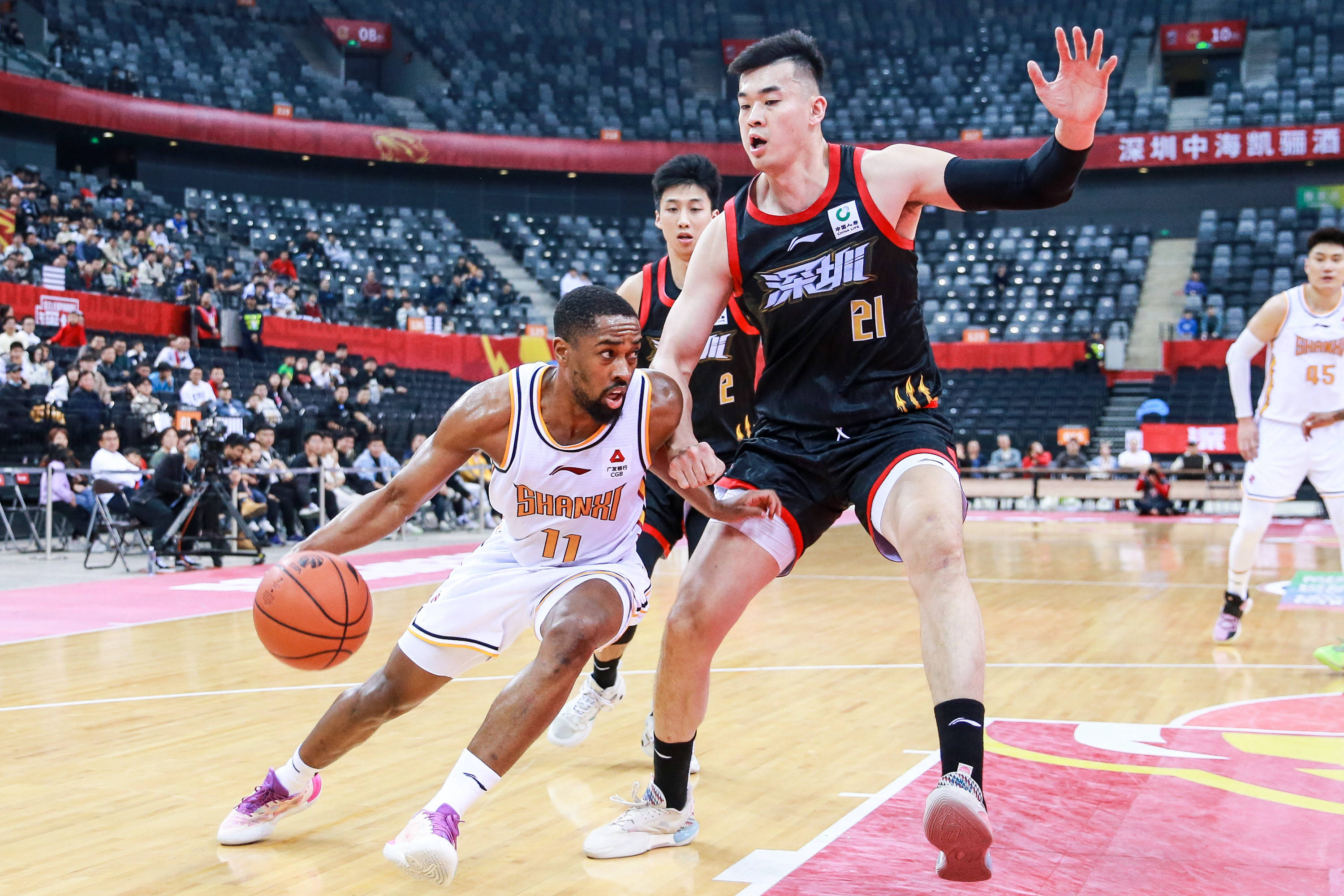 他在老特拉 他在老特拉